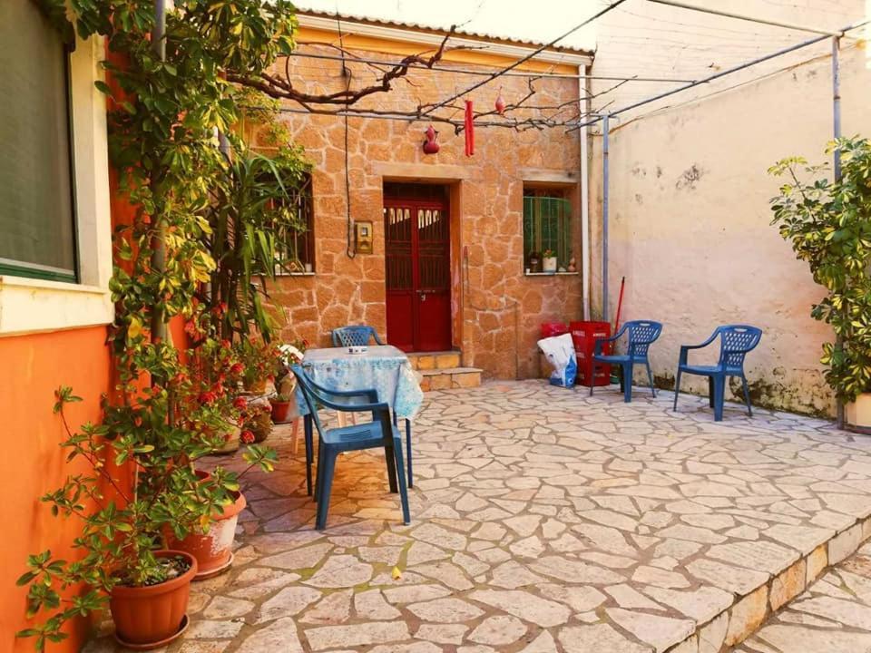 Nadia'S Lovely Home Argyrades Exterior photo